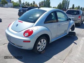 2010 Volkswagen Beetle with VIN 3VWRG3AG8AM013672, listed as a IAAI auction lot 42560543 with 73,258 mi miles and . Bid and sale history available at DreamBid. Image 4.
