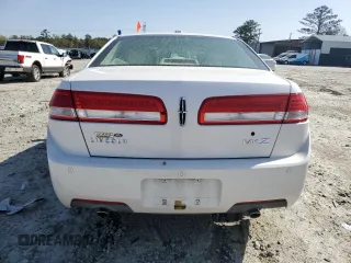 2011 Lincoln MKZ z VIN 3LNHL2GC5BR759926, wystawiony jako Copart lot #50276605 z przebiegiem 39 608 mil mil oraz Szkody całkowita. Historia ofert i sprzedaży dostępna na DreamBid. Obrazek 6.