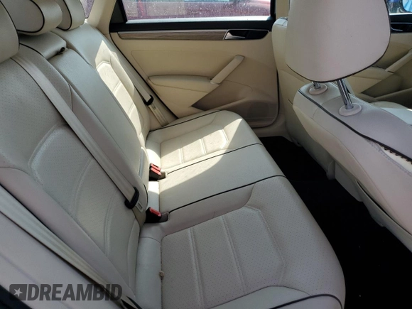 2018 Volkswagen Passat SE с VIN 1VWBA7A3XJC021295, выставлен на аукционе Copart как лот 60240625 с пробегом 33 986 миль миль и Списание • Salvage title. История ставок и продаж доступна на DreamBid. Изображение 10.