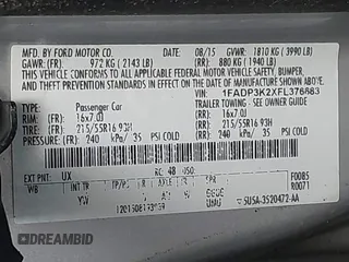 2015 Ford Focus SE with VIN 1FADP3K2XFL376683, listed as a IAAI auction lot 41189828 with 175,151 mi miles. Bid and sale history available at carsss.com. Image 9.