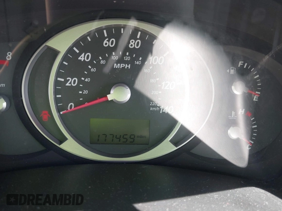 2006 Hyundai Tucson GL with VIN KM8JM12B76U412698, listed as a IAAI auction lot 42055377 with 177,459 mi miles. Bid and sale history available at carsss.com. Image 7.