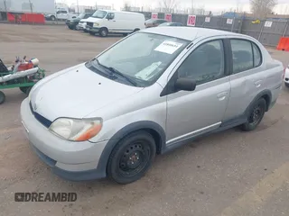 2000 Toyota ECHO z VIN JTDBT1235Y0060266, wystawiony jako IAAI lot #41840654 z przebiegiem 98 479 mil mil oraz . Historia ofert i sprzedaży dostępna na DreamBid. Obrazek 2.