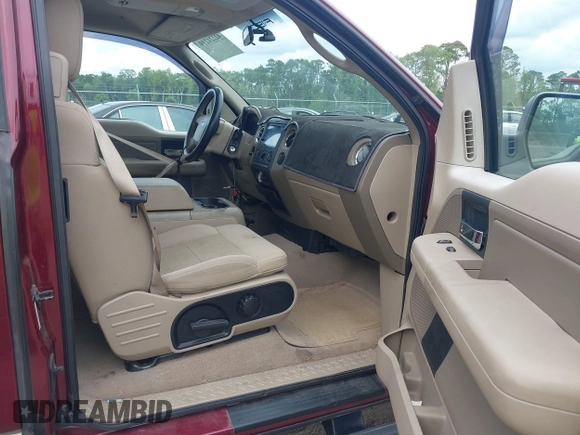 2005 Ford F-150 STX z VIN 1FTRX12W35NB25224, wystawiony jako IAAI lot #42224219 z przebiegiem 152 272 mil mil oraz . Historia ofert i sprzedaży dostępna na DreamBid. Obrazek 5.