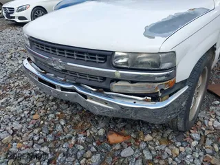 1999 Chevrolet Silverado 1500 LS with VIN 2GCEC19T9X1256894, listed as a IAAI auction lot 41526987 with 393,052 mi miles. Bid and sale history available at carsss.com. Image 6.