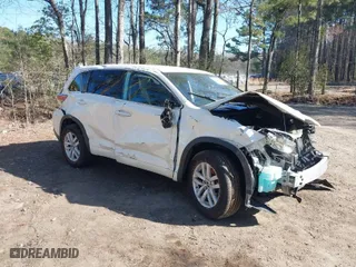 2016 Toyota Highlander LE with VIN 5TDZARFH3GS019431, listed as a IAAI auction lot 41730784 with 93,229 mi miles. Bid and sale history available at carsss.com. Image 1.