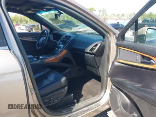2018 Lincoln MKX Reserve with VIN 2LMPJ6LR1JBL30108, listed as a IAAI auction lot 42048591 with 80,555 mi miles. Bid and sale history available at carsss.com. Image 5.