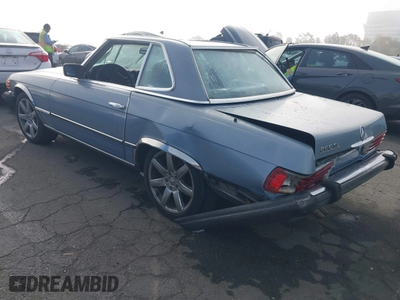 1985 Mercedes-Benz 380 z VIN WDBBA45C5FA029222, wystawiony jako IAAI lot #41658132 z przebiegiem 129 548 mil mil oraz . Historia ofert i sprzedaży dostępna na DreamBid. Obrazek 3.