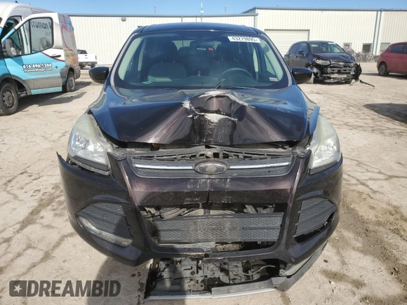 2013 Ford Escape SE z VIN 1FMCU0GX1DUD38196, wystawiony jako Copart lot #43279895 z przebiegiem 200 619 mil mil oraz Szkoda całkowita • Salvage title. Historia ofert i sprzedaży dostępna na DreamBid. Obrazek 5.