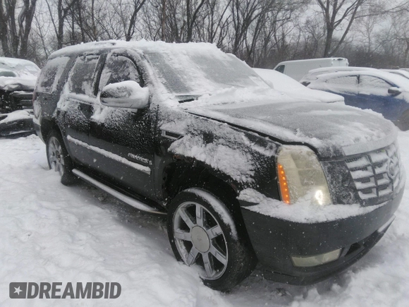 2007 Cadillac Escalade with VIN 1GYFK638X7R200425, listed as a IAAI auction lot 41212224 with 292,416 mi miles. Bid and sale history available at carsss.com. Image 1.