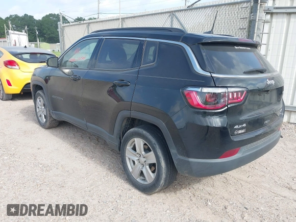 2022 Jeep Compass Latitude z VIN 3C4NJDBBXNT209295, wystawiony jako IAAI lot #42198832 z przebiegiem Nie podano mil oraz . Historia ofert i sprzedaży dostępna na DreamBid. Obrazek 3.