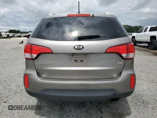2015 Kia Sorento LX with VIN 5XYKTCA68FG651349, listed as a Copart auction lot 58441095 with 218,027 mi miles and Salvage title. Bid and sale history available at DreamBid. Image 6.