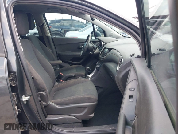 2020 Chevrolet Trax LS with VIN 3GNCJKSB5LL248117, listed as a IAAI auction lot 42390108 with 111,852 mi miles and . Bid and sale history available at DreamBid. Image 5.