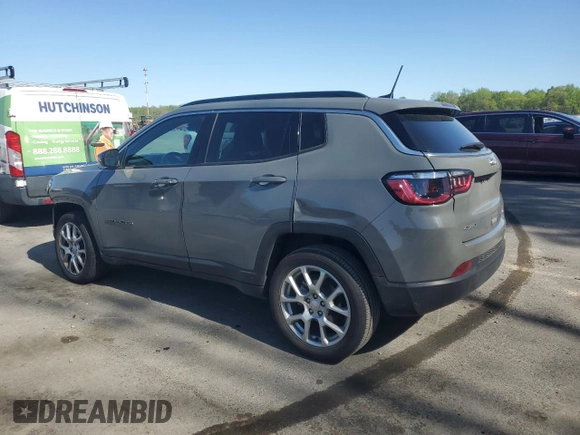 2023 Jeep Compass Latitude Lux с VIN 3C4NJDFN0PT570512, выставлен на аукционе Copart как лот 54932165 с пробегом 27 227 миль миль и Списание • Salvage title. История ставок и продаж доступна на DreamBid. Изображение 2.