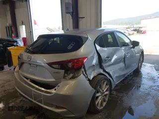 2017 Mazda 3 Touring с VIN 3MZBN1L77HM117184, выставлен на аукционе IAAI как лот 42460172 с пробегом 84 694 миль миль и . История ставок и продаж доступна на DreamBid. Изображение 4.