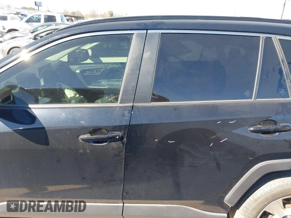 2019 Toyota RAV4 XLE with VIN JTMW1RFV4KD009844, listed as a IAAI auction lot 41688092 with 86,241 mi miles. Bid and sale history available at carsss.com. Image 14.