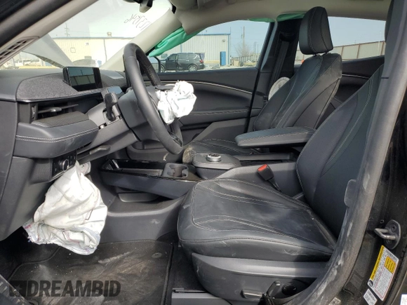 2024 Ford Mustang Mach-E Premium z VIN 3FMTK3R78RMA23282, wystawiony jako Copart lot #88931835 z przebiegiem Nie podano mil oraz Szkoda całkowita • Salvage title. Historia ofert i sprzedaży dostępna na DreamBid. Obrazek 7.