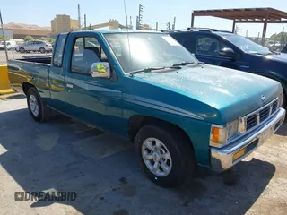 1996 Nissan Frontier XE z VIN 1N6SD16S2TC322599, wystawiony jako IAAI lot #42395420 z przebiegiem 217 831 mil mil oraz . Historia ofert i sprzedaży dostępna na DreamBid. Obrazek 1.