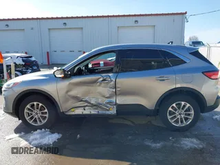 2021 Ford Escape SE с VIN 1FMCU9G61MUB20836, выставлен на аукционе IAAI как лот 41840447 с пробегом 42 158 миль миль и . История ставок и продаж доступна на DreamBid. Изображение 14.