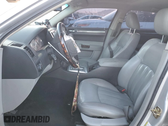 2006 Chrysler 300 C with VIN 2C3KA63H36H480201, listed as a Copart auction lot 44947715 with 145,831 mi miles and Salvage Title. Bid and sale history available at carsss.com. Image 7.