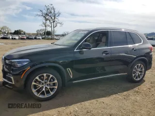 2021 BMW X5 xDrive40i z VIN 5UXCR6C03M9E85738, wystawiony jako Copart lot #47346135 z przebiegiem 28 117 mil mil oraz Szkody całkowita. Historia ofert i sprzedaży dostępna na DreamBid. Obrazek 1.