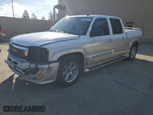 2006 GMC Sierra 1500 SLE1 z VIN 2GTEC13TX61204438, wystawiony jako Copart lot #84847074 z przebiegiem 143 518 mil mil oraz Szkoda całkowita • Salvage title. Historia ofert i sprzedaży dostępna na DreamBid. Obrazek 1.