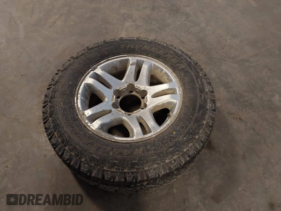 2004 Toyota Tundra SR5 with VIN 5TBDT44104S441271, listed as a IAAI auction lot 41823831 with 296,637 mi miles and . Bid and sale history available at DreamBid. Image 12.