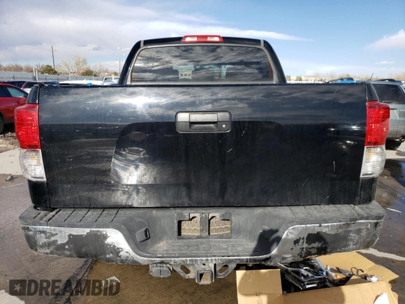 2010 Toyota Tundra z VIN 5TFDW5F18AX157183, wystawiony jako Copart lot #46691125 z przebiegiem 186 139 mil mil oraz Szkoda całkowita • Salvage title. Historia ofert i sprzedaży dostępna na DreamBid. Obrazek 6.