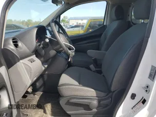 2016 Nissan NV200 S z VIN 3N6CM0KN1GK695339, wystawiony jako Copart lot #55224155 z przebiegiem 20 396 mil mil oraz Szkody całkowita. Historia ofert i sprzedaży dostępna na DreamBid. Obrazek 7.