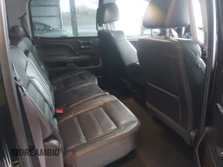 2017 GMC Sierra 2500HD Denali z VIN 1GT12UEY8HF222623, wystawiony jako IAAI lot #41985737 z przebiegiem 133 683 mil mil oraz . Historia ofert i sprzedaży dostępna na DreamBid. Obrazek 8.