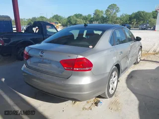 2012 Volkswagen Passat SE with VIN 1VWBH7A38CC066959, listed as a IAAI auction lot 41947804 with 171,738 mi miles. Bid and sale history available at carsss.com. Image 4.