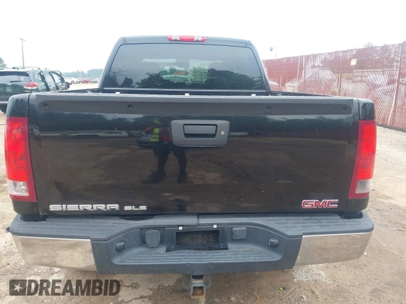 2008 GMC Sierra 1500 SLE1 z VIN 2GTEC13J981336446, wystawiony jako IAAI lot #42260022 z przebiegiem 179 852 mil mil oraz . Historia ofert i sprzedaży dostępna na DreamBid. Obrazek 16.