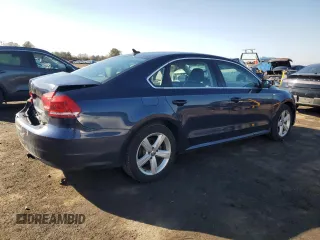 2014 Volkswagen Passat Wolfsburg Edition z VIN 1VWAT7A35EC030742, wystawiony jako Copart lot #46586205 z przebiegiem 185 690 mil mil oraz Szkoda całkowita • Salvage title. Historia ofert i sprzedaży dostępna na DreamBid. Obrazek 3.