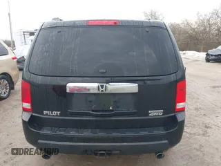 2011 Honda Pilot Touring with VIN 5FNYF4H94BB089930, listed as a IAAI auction lot 41477596 with 171,831 mi miles. Bid and sale history available at carsss.com. Image 17.