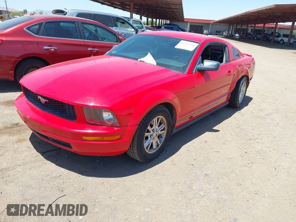 2008 Ford Mustang Deluxe z VIN 1ZVHT80N285196572, wystawiony jako IAAI lot #42457986 z przebiegiem 201 327 mil mil oraz . Historia ofert i sprzedaży dostępna na DreamBid. Obrazek 2.