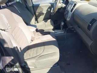 2019 Nissan Frontier SV z VIN 1N6AD0EVXKN711897, wystawiony jako IAAI lot #41985818 z przebiegiem 98 352 mil mil oraz . Historia ofert i sprzedaży dostępna na DreamBid. Obrazek 5.