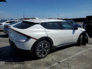 2022 Kia EV6 Wind z VIN KNDC34LA2N5056550, wystawiony jako Copart lot #49640585 z przebiegiem 72 670 mil mil oraz Szkoda całkowita • Salvage title. Historia ofert i sprzedaży dostępna na DreamBid. Obrazek 3.