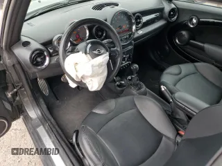 2015 MINI Convertible S z VIN WMWZP3C53F2A91032, wystawiony jako Copart lot #87769995 z przebiegiem 94 165 mil mil oraz Szkoda całkowita • Salvage title. Historia ofert i sprzedaży dostępna na DreamBid. Obrazek 8.