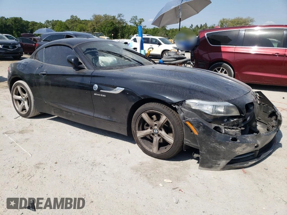 2015 BMW Z4 sDrive28i z VIN WBALL5C51FP557408, wystawiony jako Copart lot #55568525 z przebiegiem Nie podano mil oraz Szkoda całkowita • Salvage title. Historia ofert i sprzedaży dostępna na DreamBid. Obrazek 4.