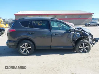 2017 Toyota RAV4 XLE с VIN 2T3WFREV3HW403849, выставлен на аукционе IAAI как лот 41815145 с пробегом 31 233 миль миль и . История ставок и продаж доступна на DreamBid. Изображение 13.