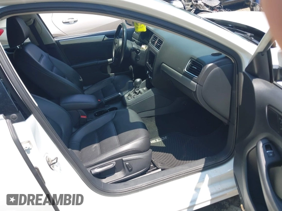 2014 Volkswagen Jetta SE with VIN 3VWD17AJ5EM437072, listed as a IAAI auction lot 42463048 with 99,030 mi miles and . Bid and sale history available at DreamBid. Image 5.