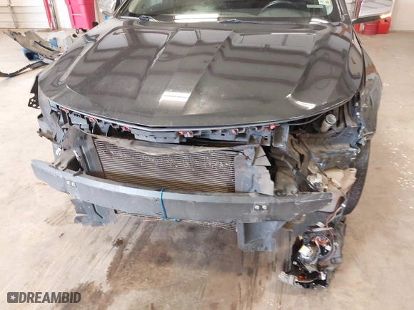 2015 Chevrolet Impala LTZ with VIN 2G1165S33F9136329, listed as a IAAI auction lot 41639698 with 198,027 mi miles. Bid and sale history available at carsss.com. Image 18.