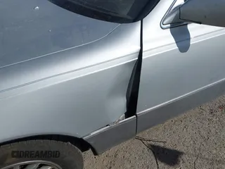 1991 Lexus LS z VIN JT8UF11E4M0066619, wystawiony jako IAAI lot #41840808 z przebiegiem 368 205 mil mil oraz . Historia ofert i sprzedaży dostępna na DreamBid. Obrazek 6.