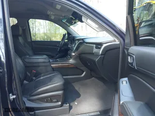 2019 Chevrolet Suburban LT with VIN 1GNSKHKC5KR333566, listed as a IAAI auction lot 41996940 with 95,807 mi miles. Bid and sale history available at carsss.com. Image 5.