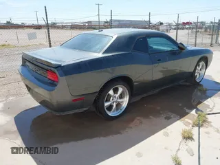 2010 Dodge Challenger R/T z VIN 2B3CJ5DTXAH270086, wystawiony jako IAAI lot #42076162 z przebiegiem 144 051 mil mil oraz . Historia ofert i sprzedaży dostępna na DreamBid. Obrazek 4.