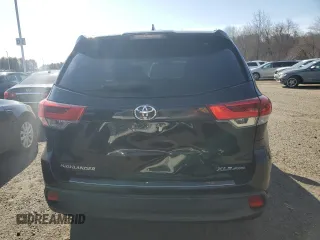 2018 Toyota Highlander SE z VIN 5TDJZRFH6JS553195, wystawiony jako Copart lot #48784505 z przebiegiem 129 674 mil mil oraz Tytuł czysty. Historia ofert i sprzedaży dostępna na DreamBid. Obrazek 6.