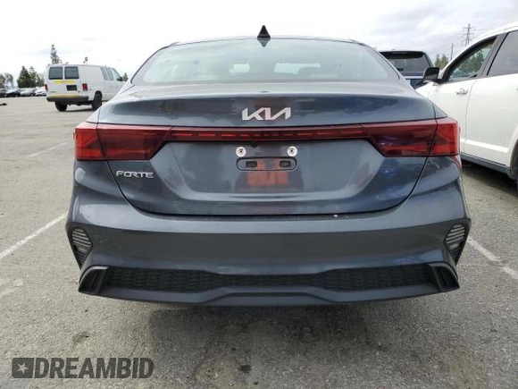 2022 Kia Forte LXS with VIN 3KPF24AD1NE488113, listed as a Copart auction lot 54615215 with 31,004 mi miles and Clean Title. Bid and sale history available at carsss.com. Image 6.