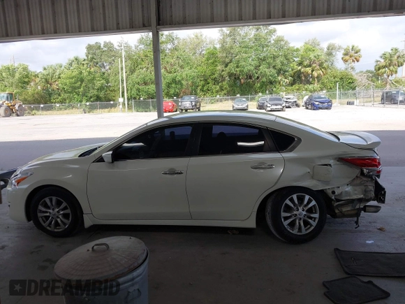2014 Nissan Altima S with VIN 1N4AL3AP5EC136502, listed as a IAAI auction lot 42143885 with 116,923 mi miles and . Bid and sale history available at DreamBid. Image 14.