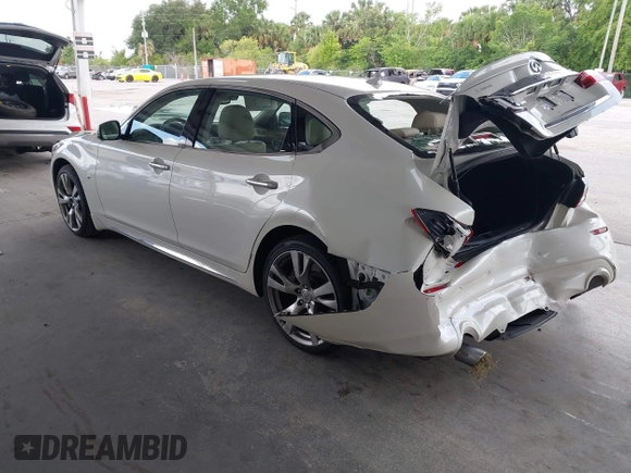 2018 Infiniti Q70 Luxe with VIN JN1BY1PP4JM330361, listed as a IAAI auction lot 42469866 with 69,986 mi miles and . Bid and sale history available at DreamBid. Image 3.