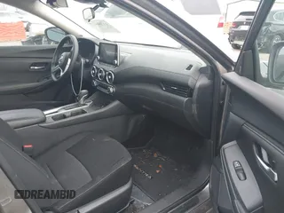 2024 Nissan Sentra SV z VIN 3N1AB8CV4RY222342, wystawiony jako IAAI lot #41786619 z przebiegiem 32 968 mil mil oraz . Historia ofert i sprzedaży dostępna na DreamBid. Obrazek 5.