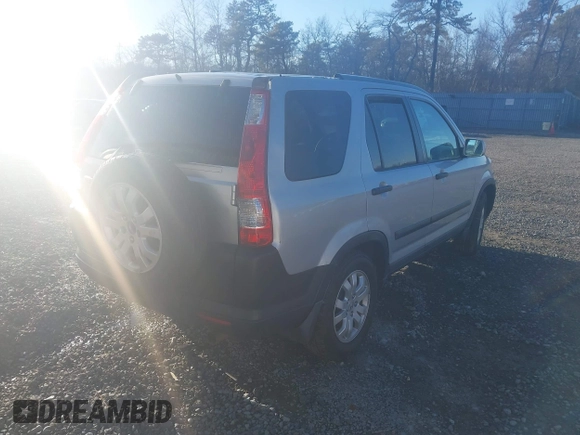 2005 Honda CR-V EX with VIN SHSRD78855U320799, listed as a IAAI auction lot 41558702 with 289,910 mi miles. Bid and sale history available at carsss.com. Image 4.